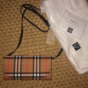 Burberry purse